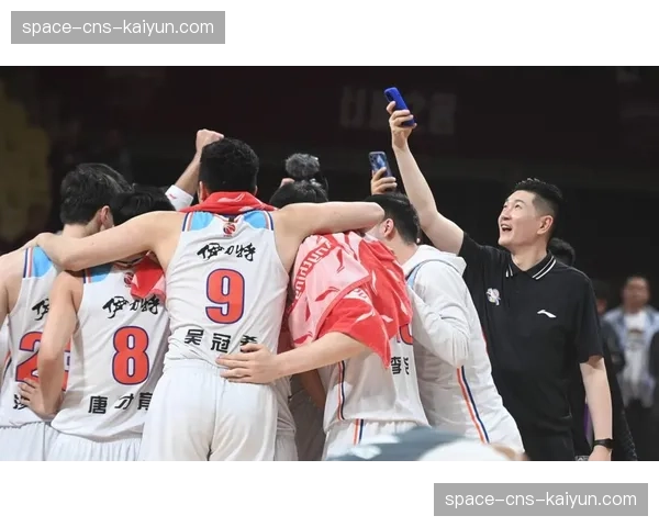 新疆伊力特队加练底角三分，以应对季后赛可能出现的针对性防守