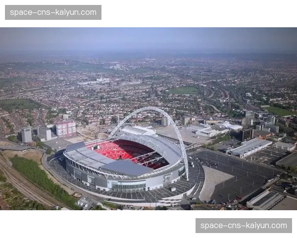 温布利球场将承办2026年欧冠决赛,欧足联考察后给予高度评价 温布利球场将承办2026年欧冠决赛,欧足联考察后给予高度评价