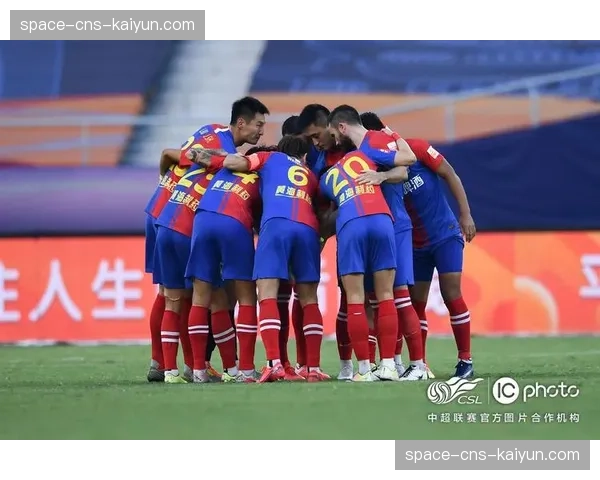 伊科内梅开二度，巴黎FC4-1完胜摩纳哥终结对手七连胜